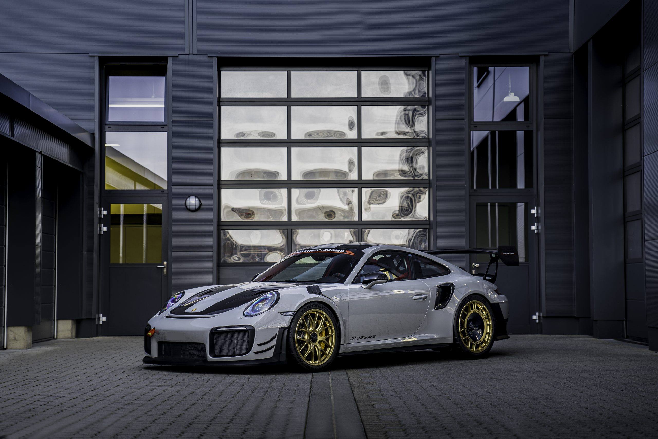 Porsche znova obuja legendarni 911 GT2