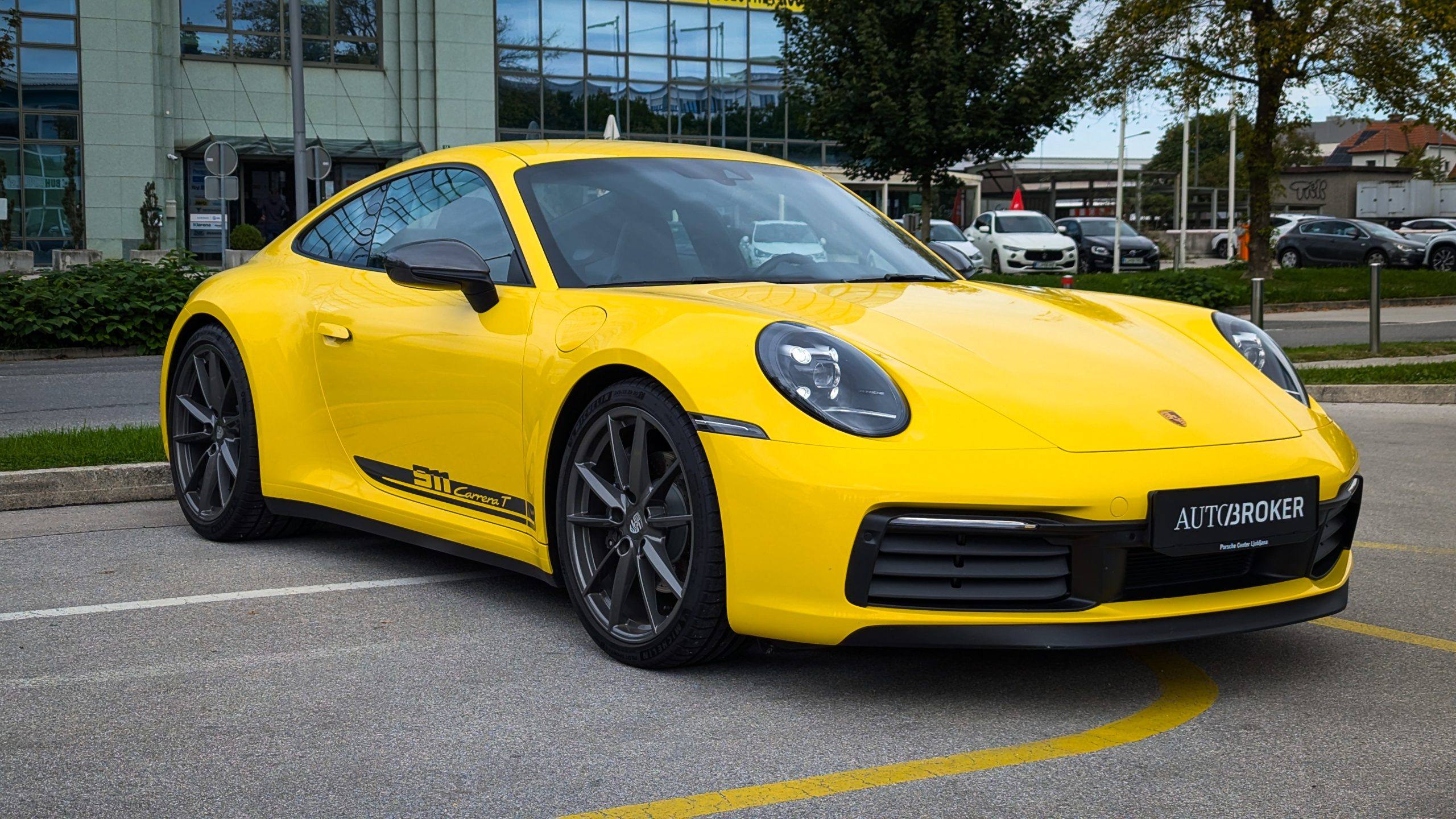 Porsche uradno najavlja nove bencinarje