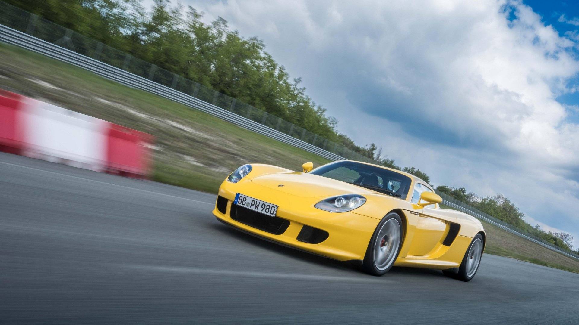 Michelin pripravil novo pnevmatiko za ... Porsche Carrera GT