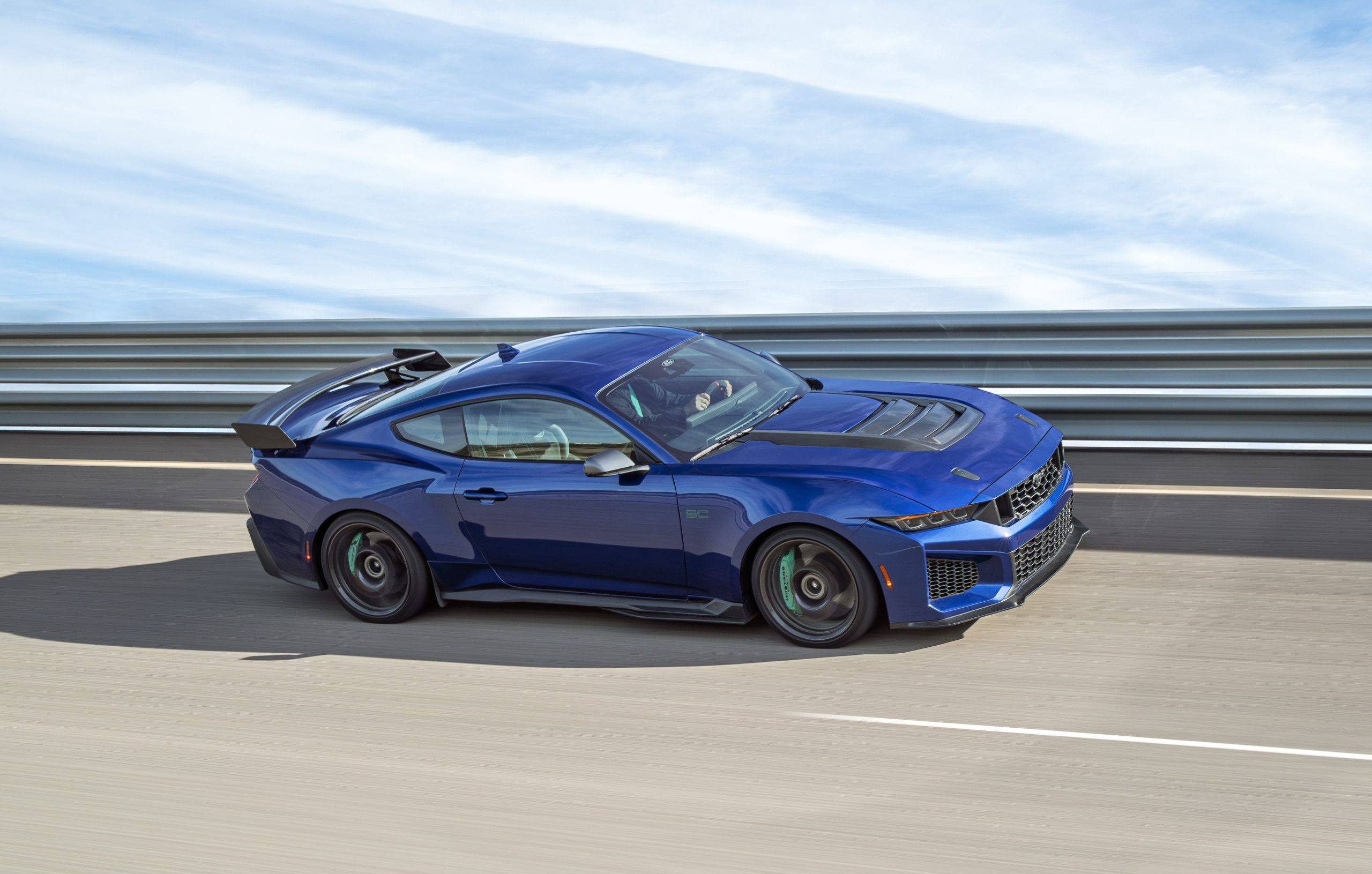 Mustang Dark Horse sedaj s 700 konji