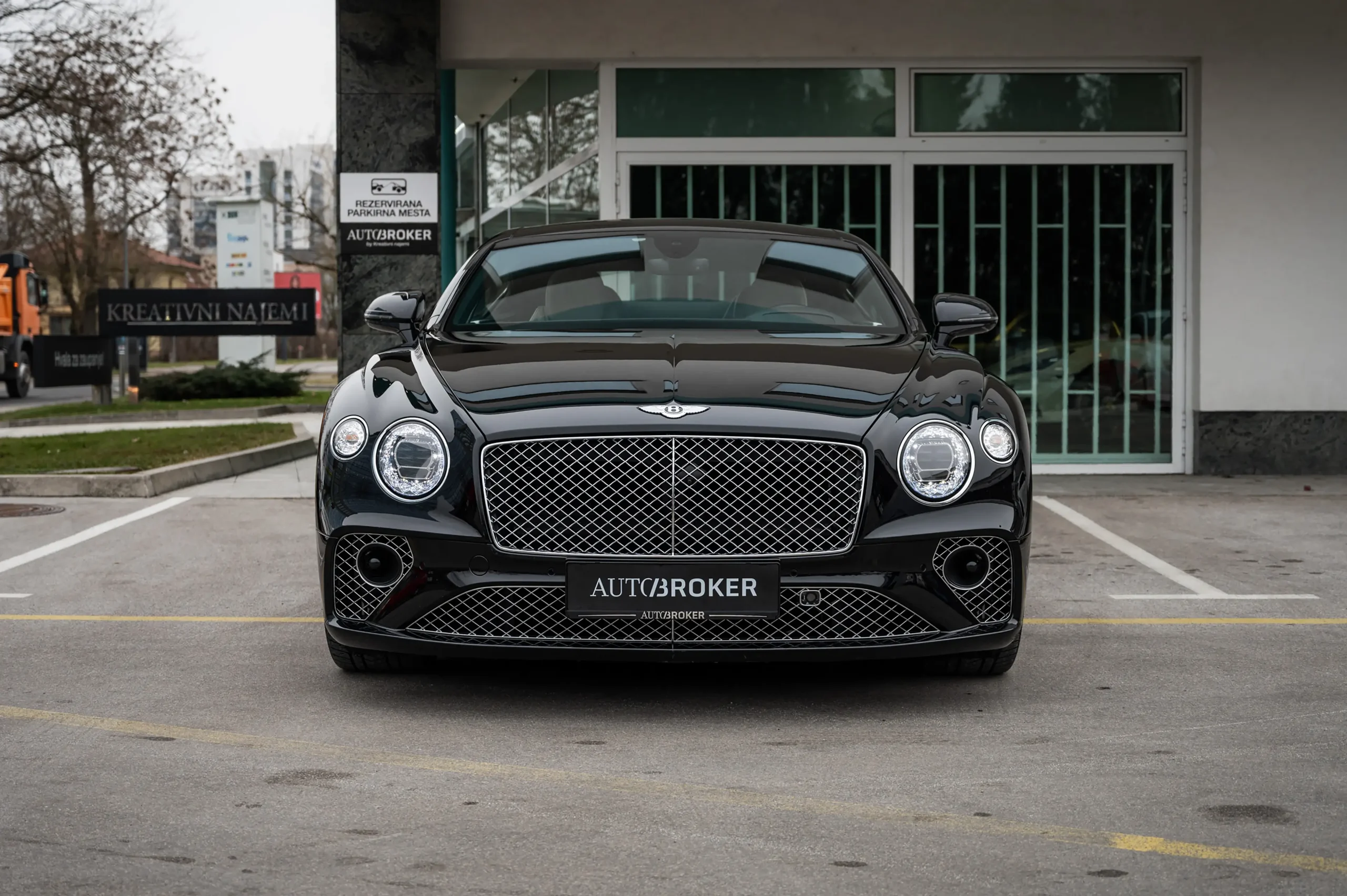 Tudi Bentley spreminja električne načrte